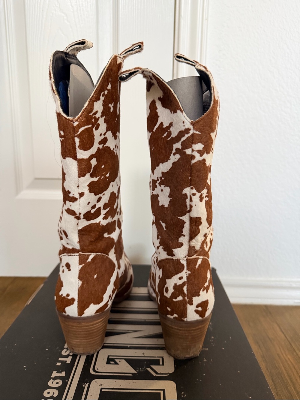 dingo Brown & White Cowprint Western Heeled Boots - Picture 3 of 3